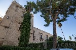 Самом центре города Комизо находится Кастелло деи Населли дАрагона, также известный как «Палаццо дель Конте», элегантная укрепленная резиденция, существующая с тринадцатого века и принадлежащая графам ...