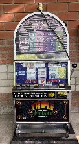Игровой автомат Однорукий бандит ,  от компании IGT,  редкий,  раритетный экземпляр,  в рабочем состоянии ,  настроен на работу с 5 рублевыми монетами,  100 штук в комплекте,  с тумбочкой ...