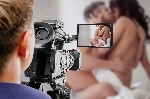 Работа заключается в съёмках порно видео с партнёром и иногда бывают заказы на съмки соло мастурбация мет-арт,  ,  в организованную студию на проф основе,  для иностранных платных ресурсов в основном  ...